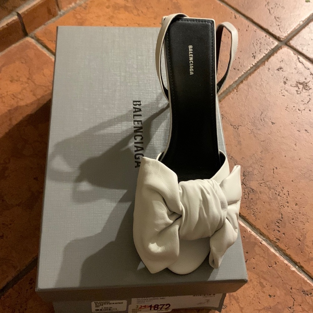 Balenciaga samdals with bow. NWT